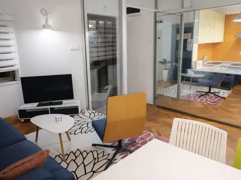 Izdavanje, jednosoban stan, 35m², Momišići, Podgorica - image 9