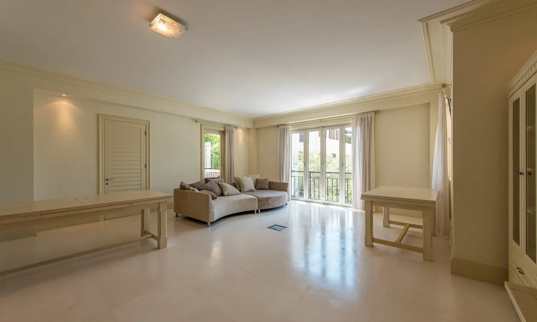 Izdavanje, dvosoban stan, 148m², Porto Montenegro, Tivat