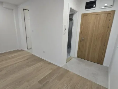 Izdavanje, dvosoban stan, 42m², Podbara, Novi Sad Sve Podlokacije - image 17