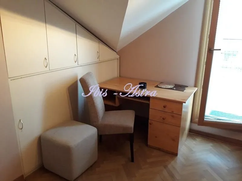 Izdavanje, četvorosoban stan, 83m², Stari Grad, Beograd