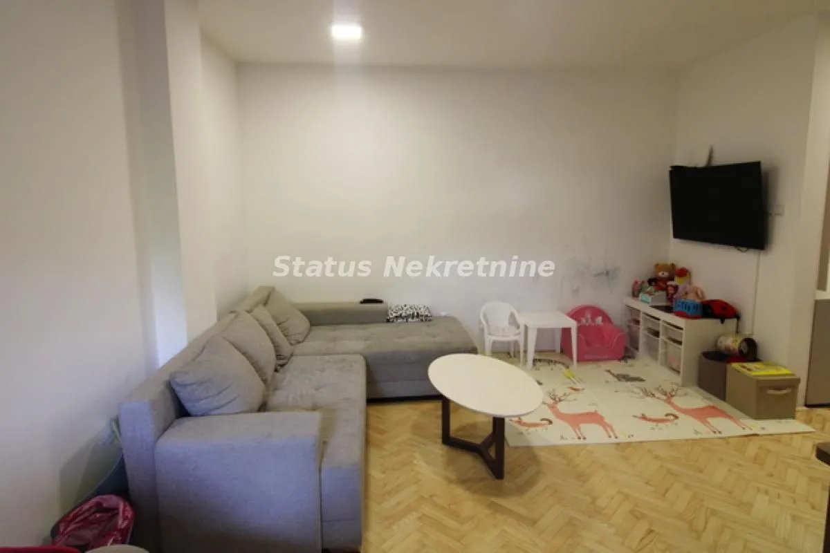 Prodaja, trosoban stan, 55m², Sremska Kamenica, Petrovaradin