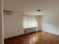Izdavanje, kuća, 200m², Telep, Novi Sad Sve Podlokacije - image 4