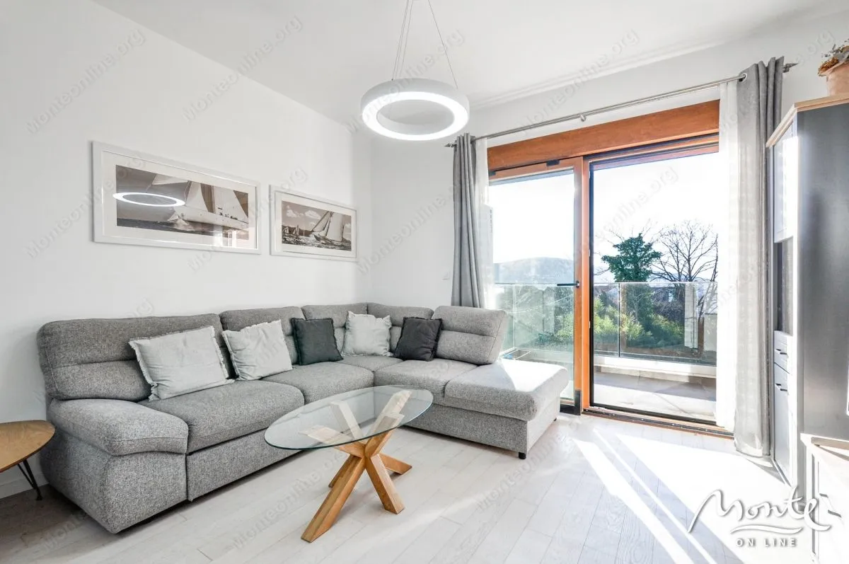 Prodaja, dvosoban stan, 69m², Tivat, Crna Gora