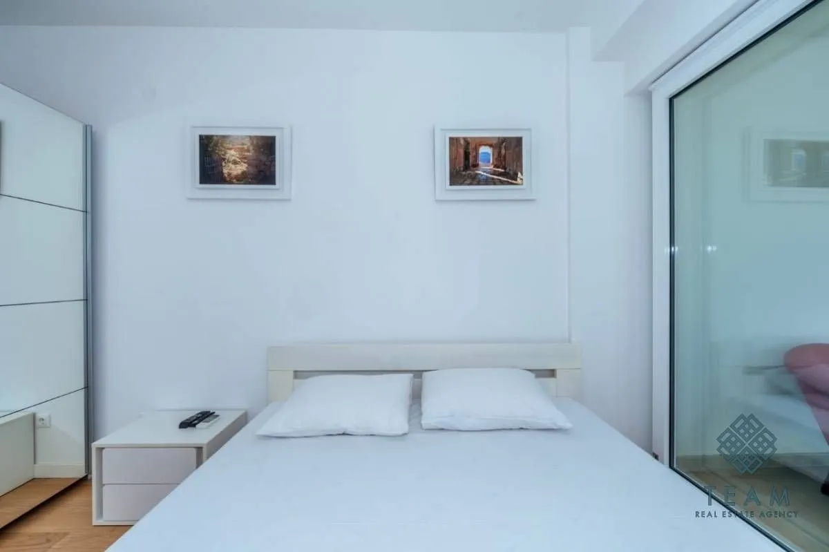 Rent, three bedroom apartment, 72m², Pržno, Budva