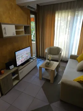Rent, one bedroom apartment, 40m², Centar, Budva - image 9