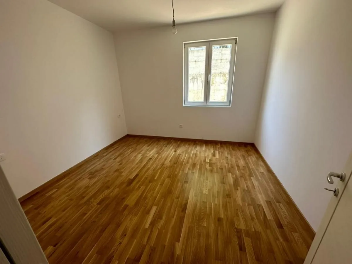 Prodaja, trosoban stan, 90m², Tivat, Crna Gora