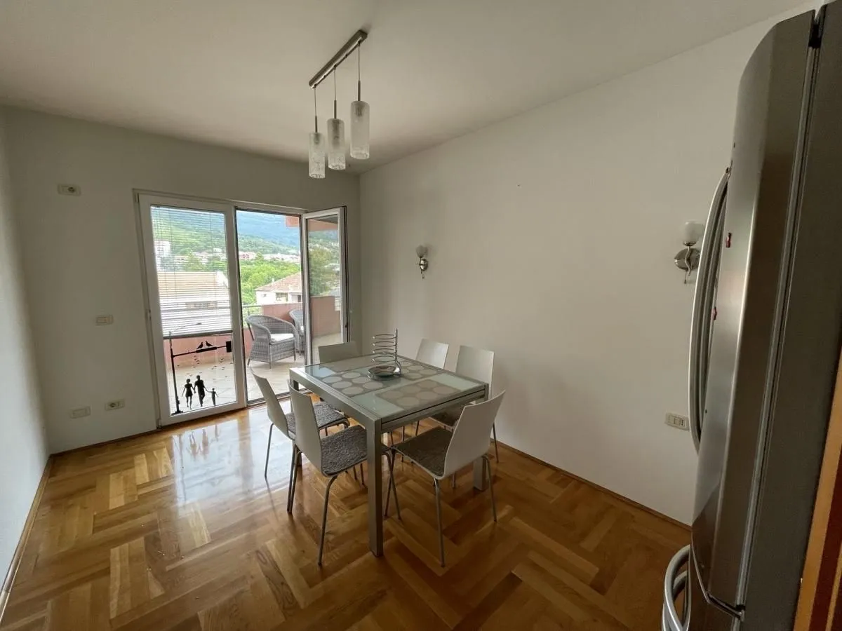 Rent, four bedroom apartment, 191m², Mrčevac, Tivat