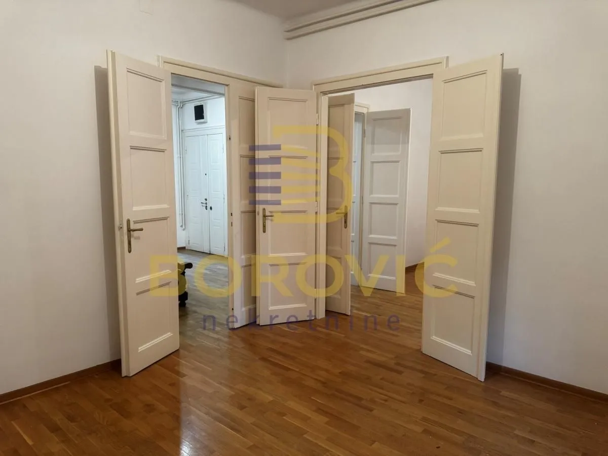 Izdavanje, trosoban stan, 68m², Palilula Sve Podlokacije, Beograd