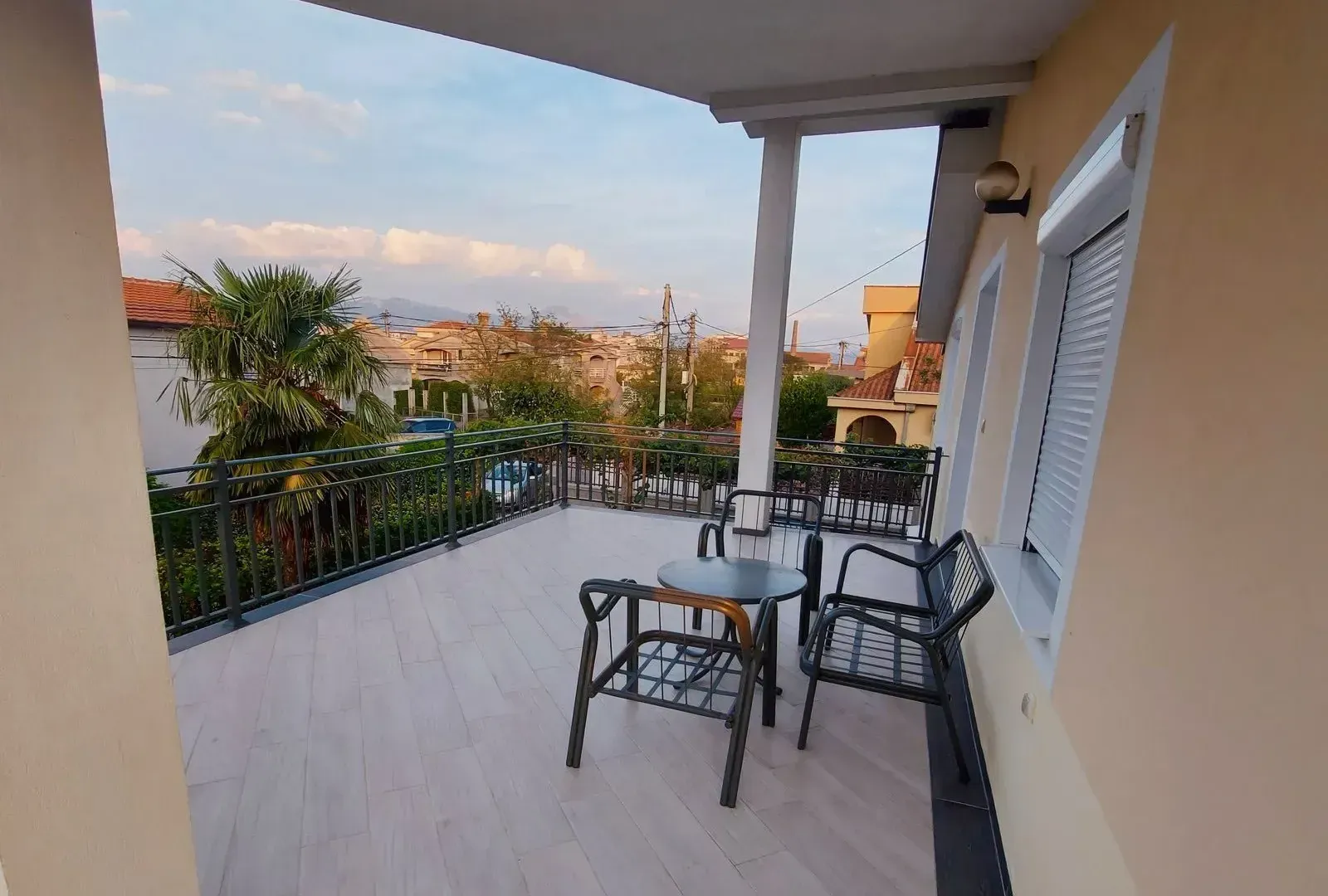 Izdavanje, trosoban stan, 130m², Zabjelo, Podgorica