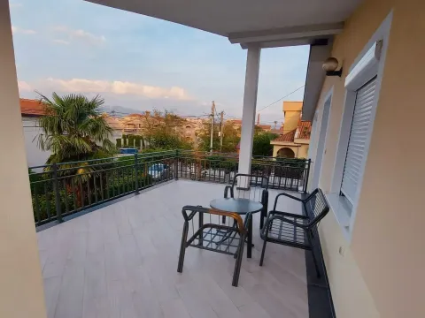 Izdavanje, trosoban stan, 130m², Zabjelo, Podgorica - image 1