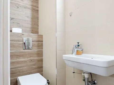 Sale, three bedroom apartment, 70m², Autokomanda, Voždovac Sve Podlokacije - image 3