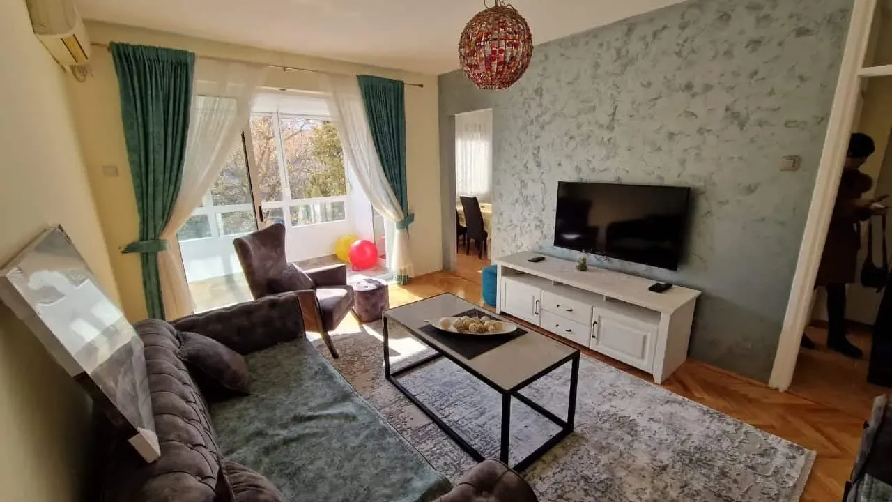 Izdavanje, jednosoban stan, 62m², Preko Morače, Podgorica