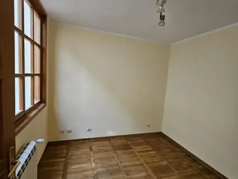 Izdavanje, kuća, 343m², Slavujev Venac, Zvezdara Sve Podlokacije - image 6