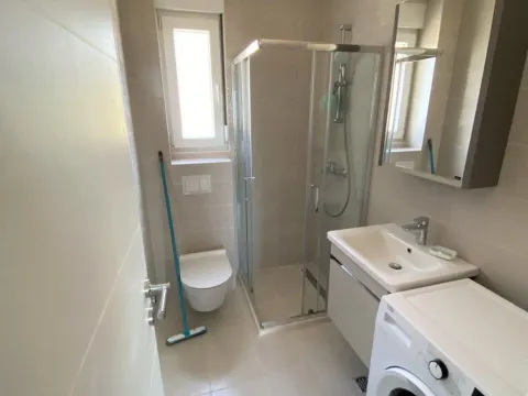 Izdavanje, dvosoban stan, 73m², Mažina, Tivat - image 9