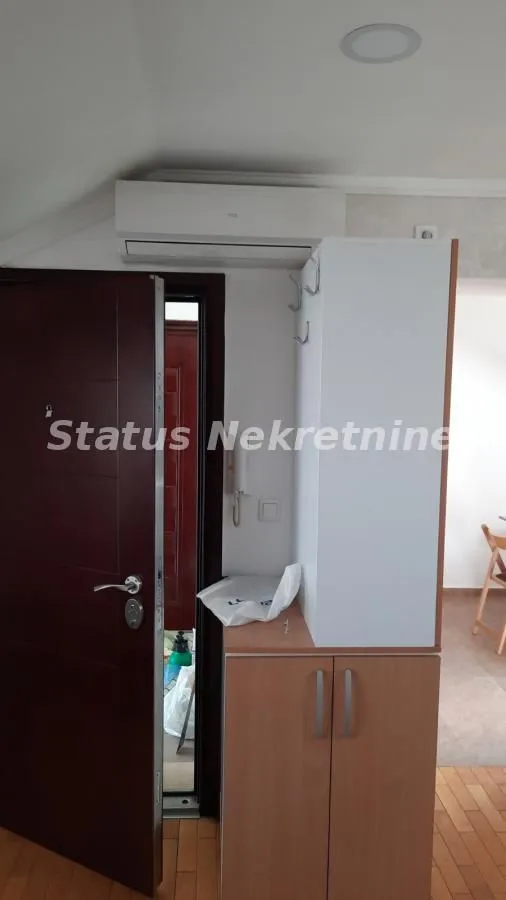 Izdavanje, dvosoban stan, 45m², Adamovićevo Naselje, Novi Sad Sve Podlokacije