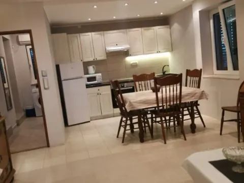 Rent, two bedroom apartment, 80m², Mažina, Tivat - image 8