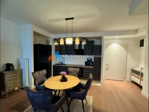 Izdavanje, trosoban stan, 86m², Savski Venac, Beograd - image 3