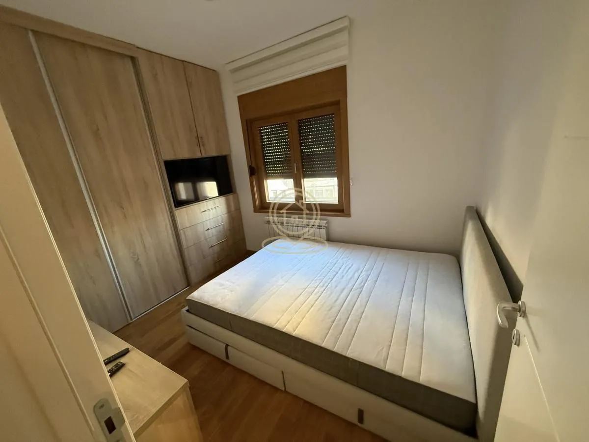 Rent, three bedroom apartment, 57m², Južni Bulevar, Vračar Sve Podlokacije