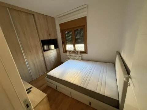 Rent, three bedroom apartment, 57m², Južni Bulevar, Vračar Sve Podlokacije - image 5