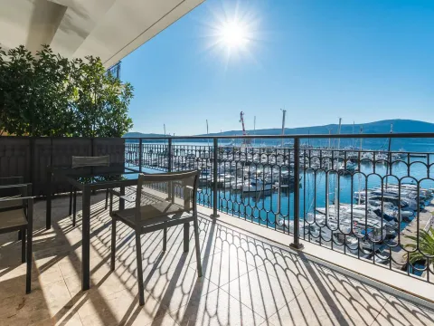 Sale, three bedroom apartment, 252m², Porto Montenegro, Tivat - image 10