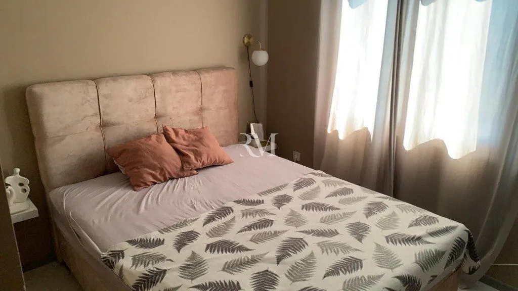 Izdavanje, trosoban stan, 100m², Dumidran, Tivat