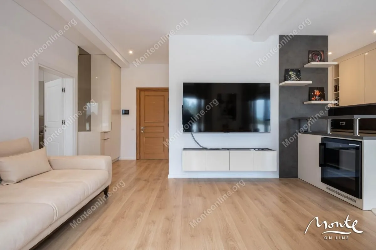 Prodaja, dvosoban stan, 90m², Tivat, Crna Gora
