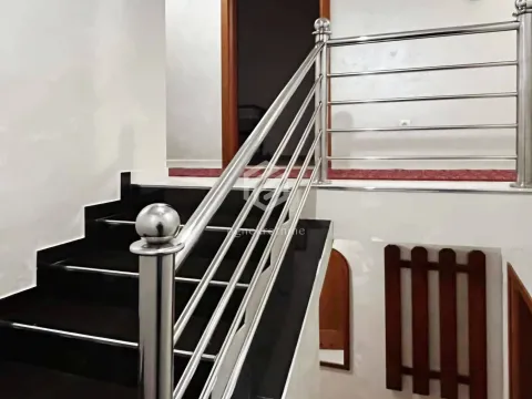 Izdavanje, kuća, 220m², Konik, Podgorica - image 11