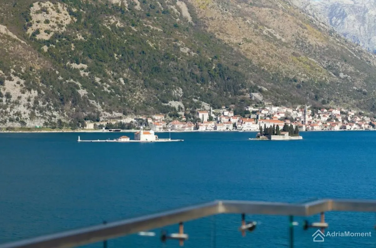 Sale, two bedroom apartment, 69m², Kostanjica, Kotor