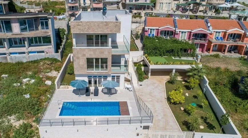 Sale, house, 400m², Bečići, Budva