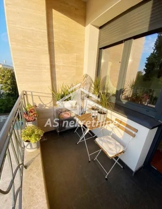 Izdavanje, dvosoban stan, 41m², Savski Venac, Beograd