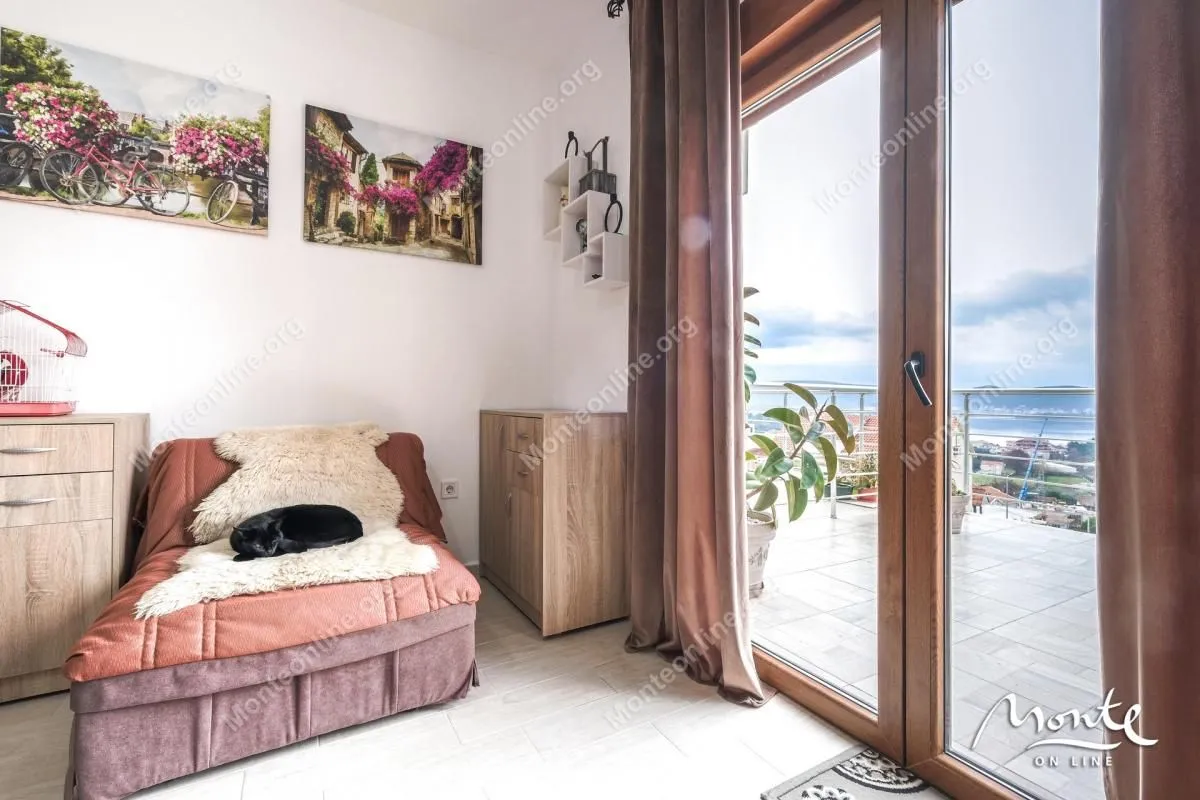 Prodaja, dvosoban stan, 77m², Tivat, Crna Gora