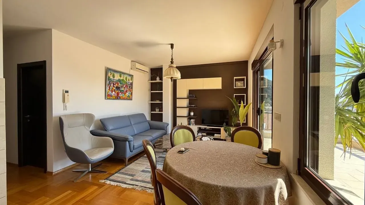 Sale, four bedroom apartment, 171m², Podmaine, Budva