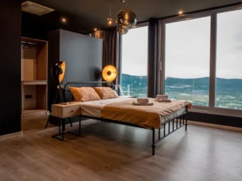 Izdavanje, kuća, 330m², Kavač, Kotor - image 10