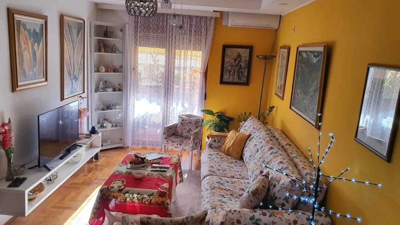 Izdavanje, jednosoban stan, 43m², Stari Aerodrom, Podgorica