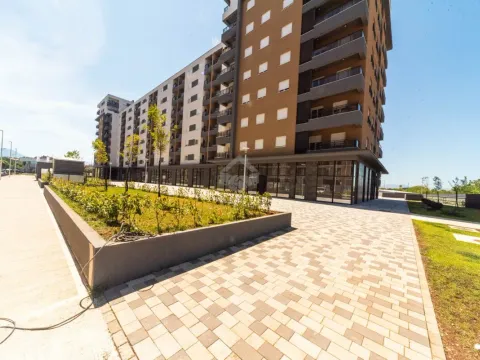 Prodaja, trosoban stan, 82m², Stari Aerodrom, Podgorica - image 13