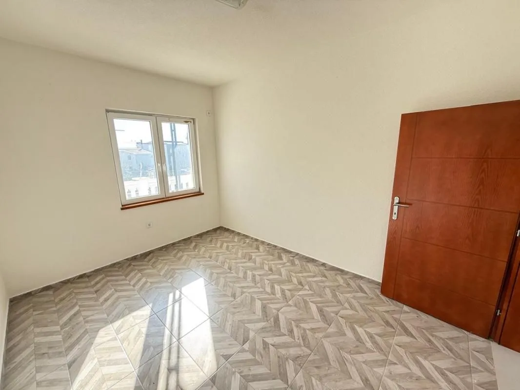 Prodaja, dvosoban stan, 88m², Šušanj, Bar
