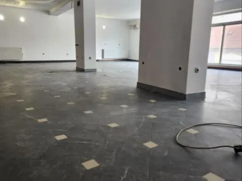 Izdavanje, poslovni prostor, 200m², Centar, Novi Sad - image 6