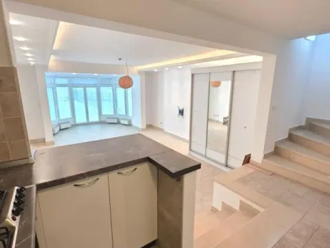 Izdavanje, kuća, 280m², Čukarica, Beograd - image 6