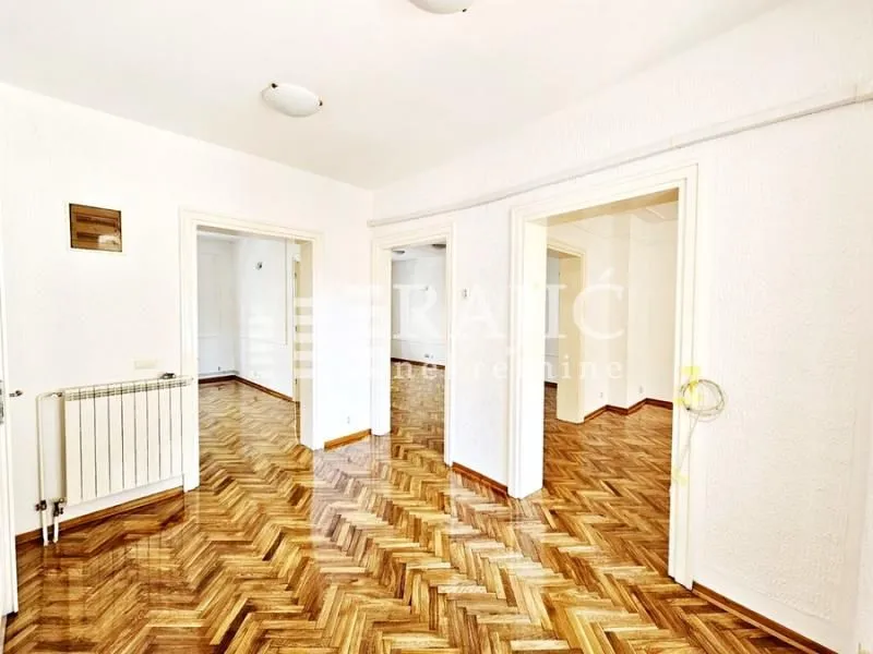 Rent, apartment, 150m², Stari Grad, Beograd