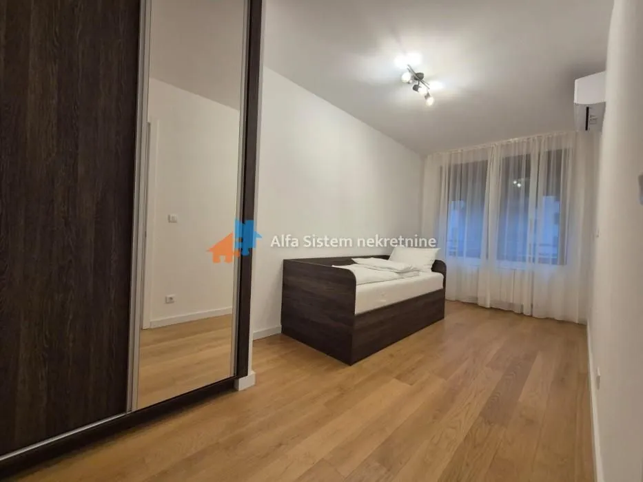 Izdavanje, trosoban stan, 95m², Trošarina, Voždovac Sve Podlokacije