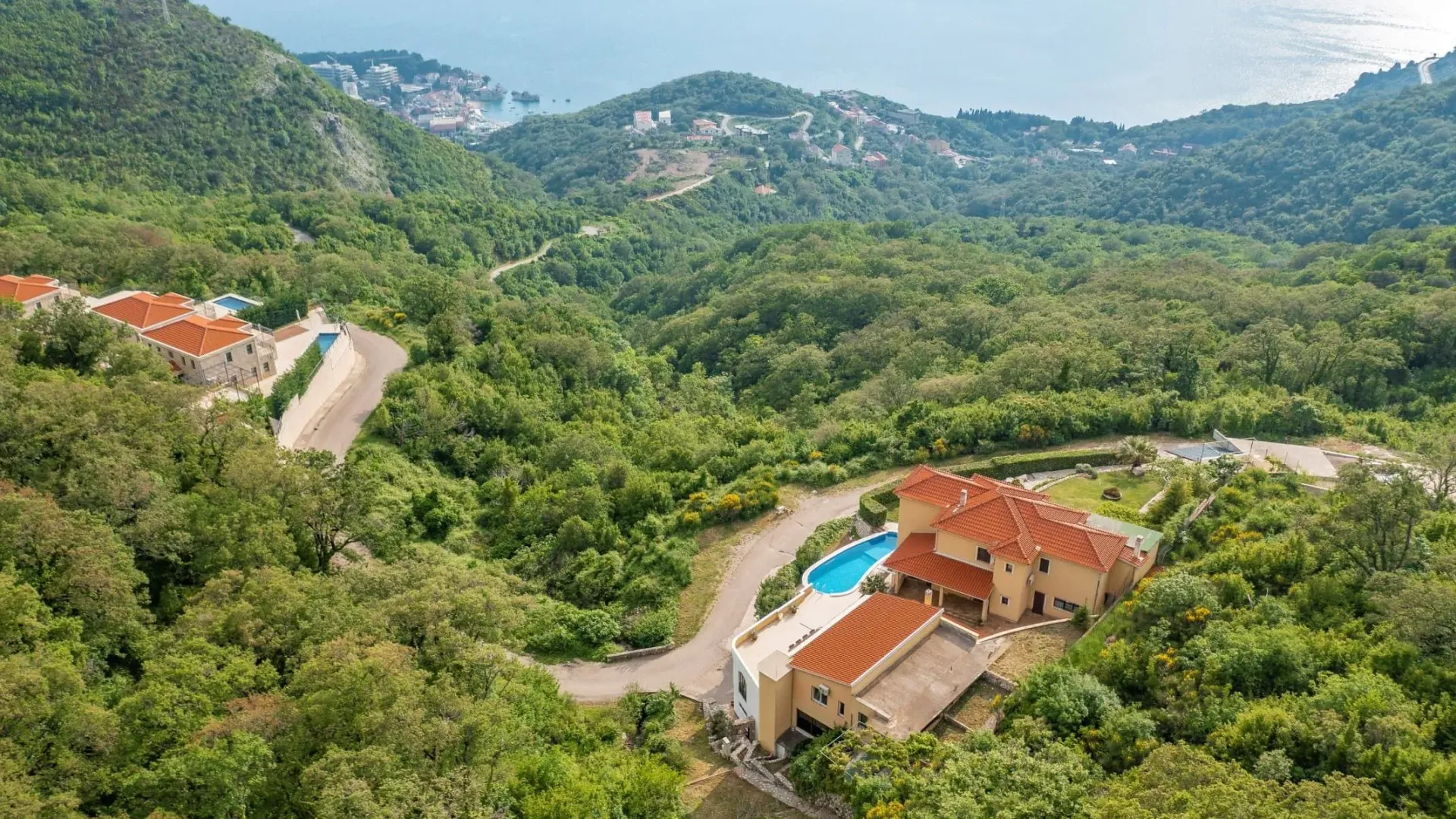 Sale, house, 650m², Kuljače, Budva