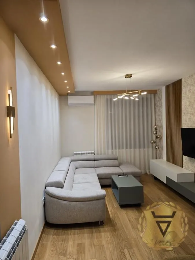 Izdavanje, dvosoban stan, 52m², Hadzipopovac, Palilula Sve Podlokacije