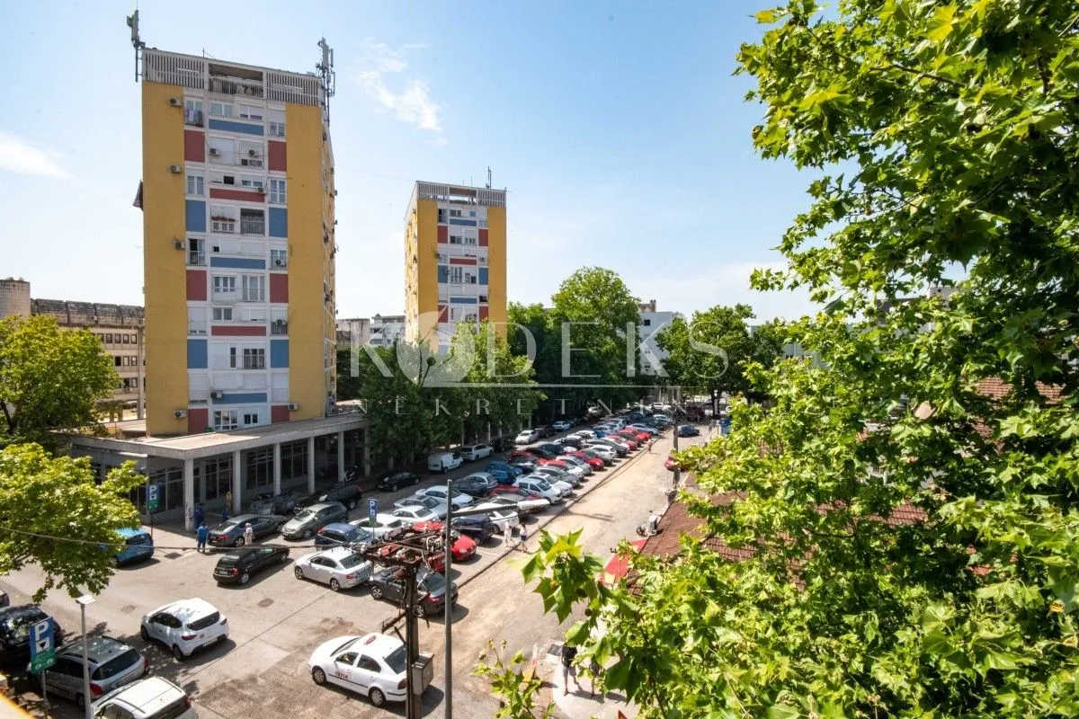 Izdavanje, dvosoban stan, 53m², Centar, Podgorica