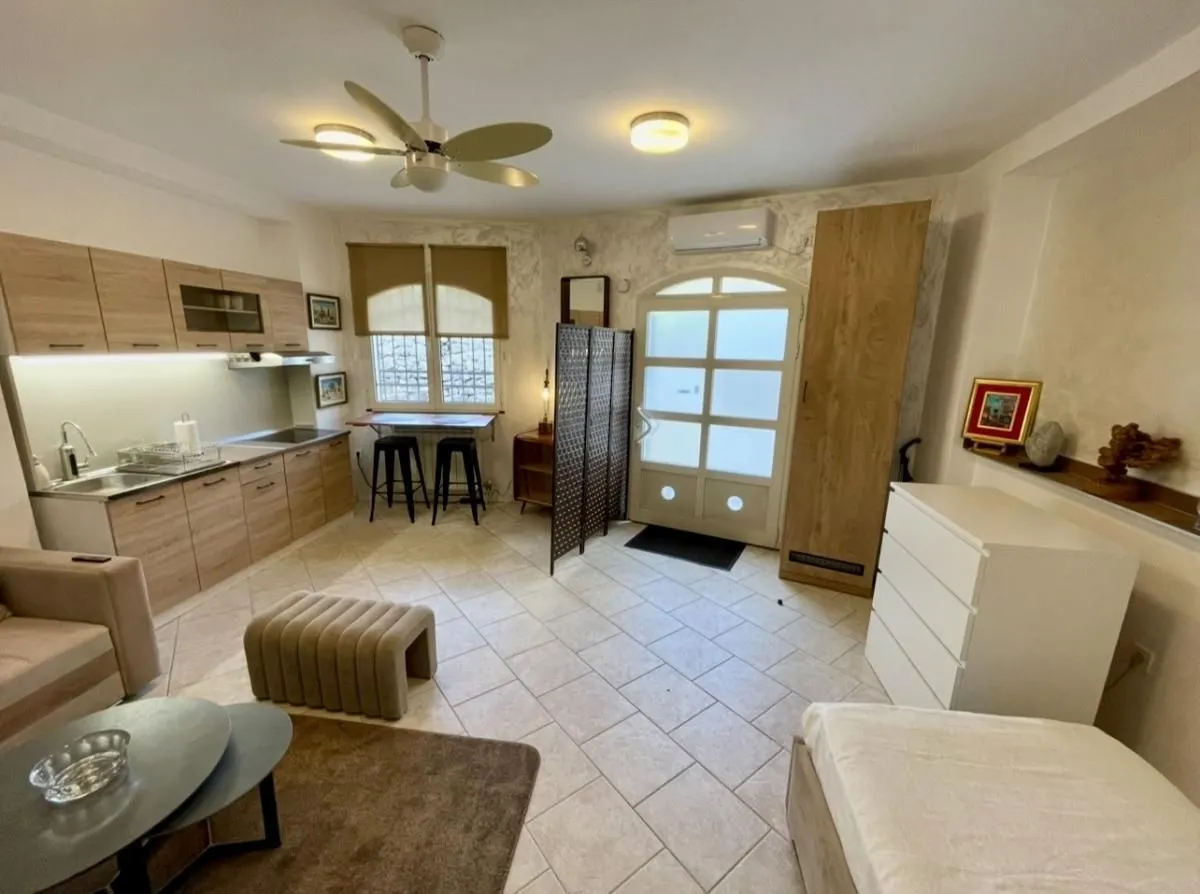 Izdavanje, stan, 35m², Stara Varoš, Podgorica