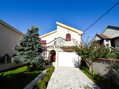 Kuća in Donja Gorica