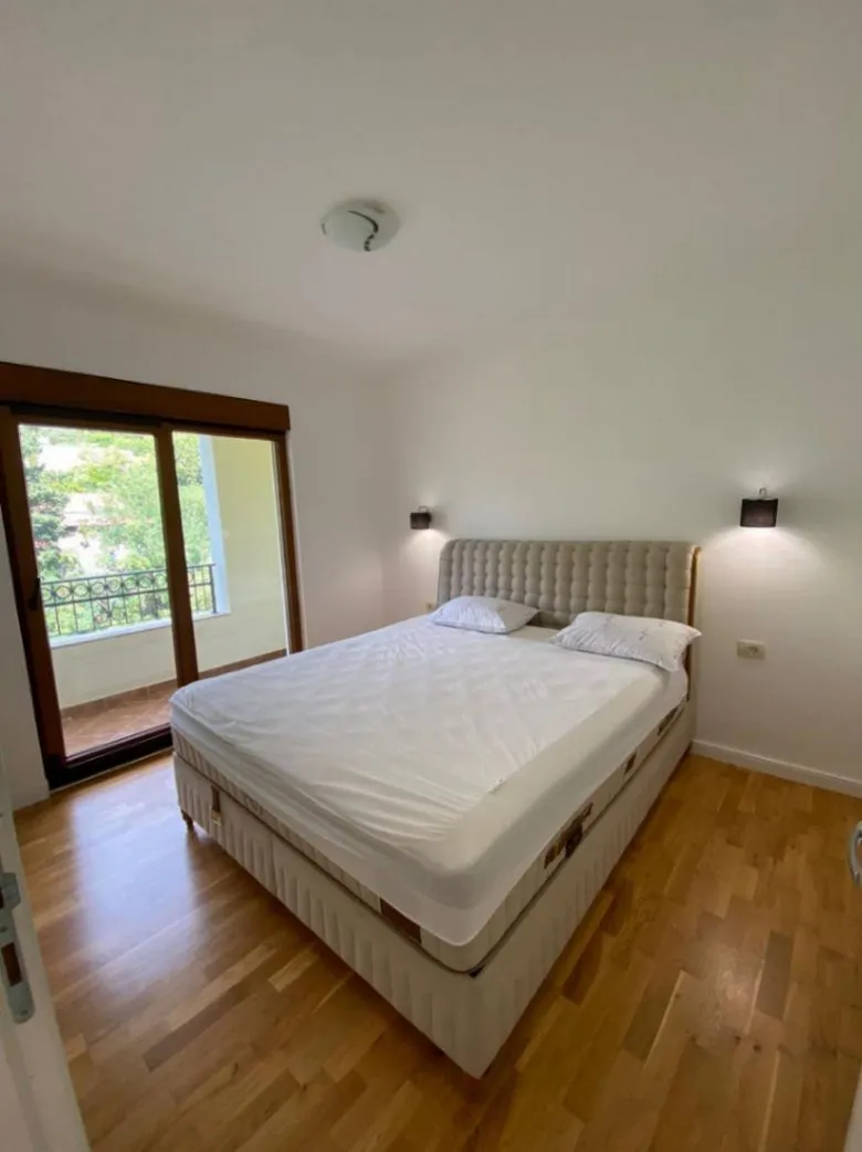 Prodaja, jednosoban stan, 64m², Podmaine, Budva