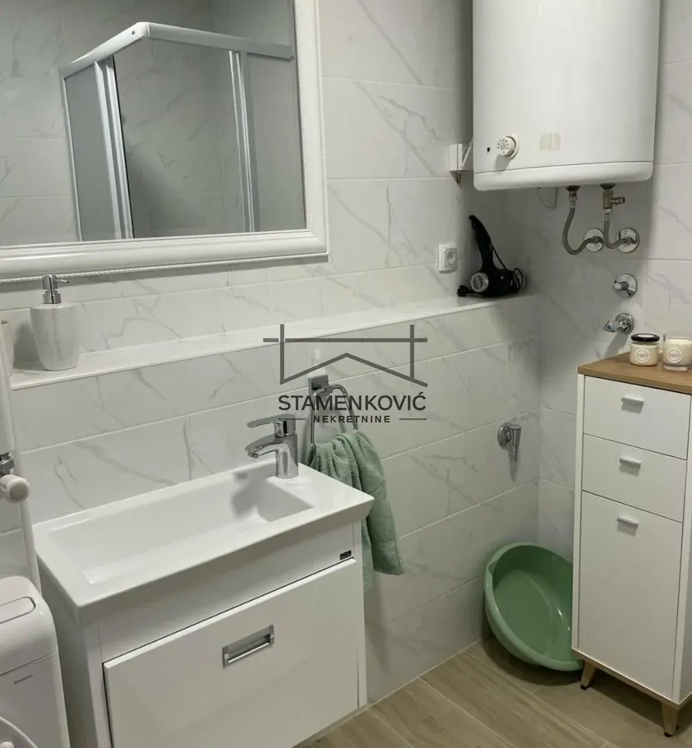 Izdavanje, jednosoban stan, 41m², Petrovaradin, Novi Sad