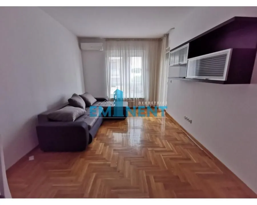 Izdavanje, dvosoban stan, 50m², Lion, Zvezdara Sve Podlokacije