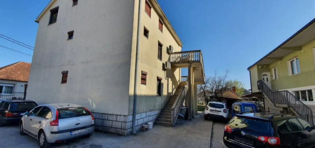 Prodaja, kuća, 270m², Tološi, Podgorica