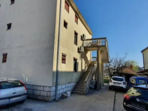 Prodaja, kuća, 270m², Tološi, Podgorica - image 7